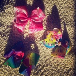 Jojo Siwa bows
